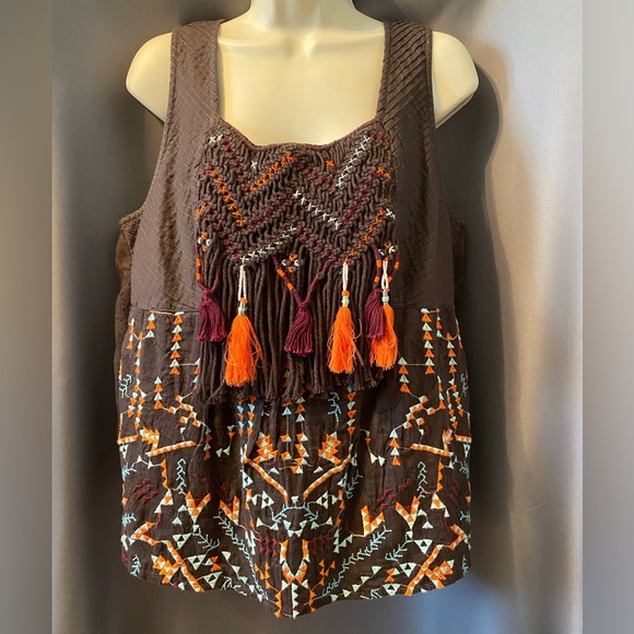 Akemi + Kin Tops - Akemi + Kin brown tank macrame tassels Large